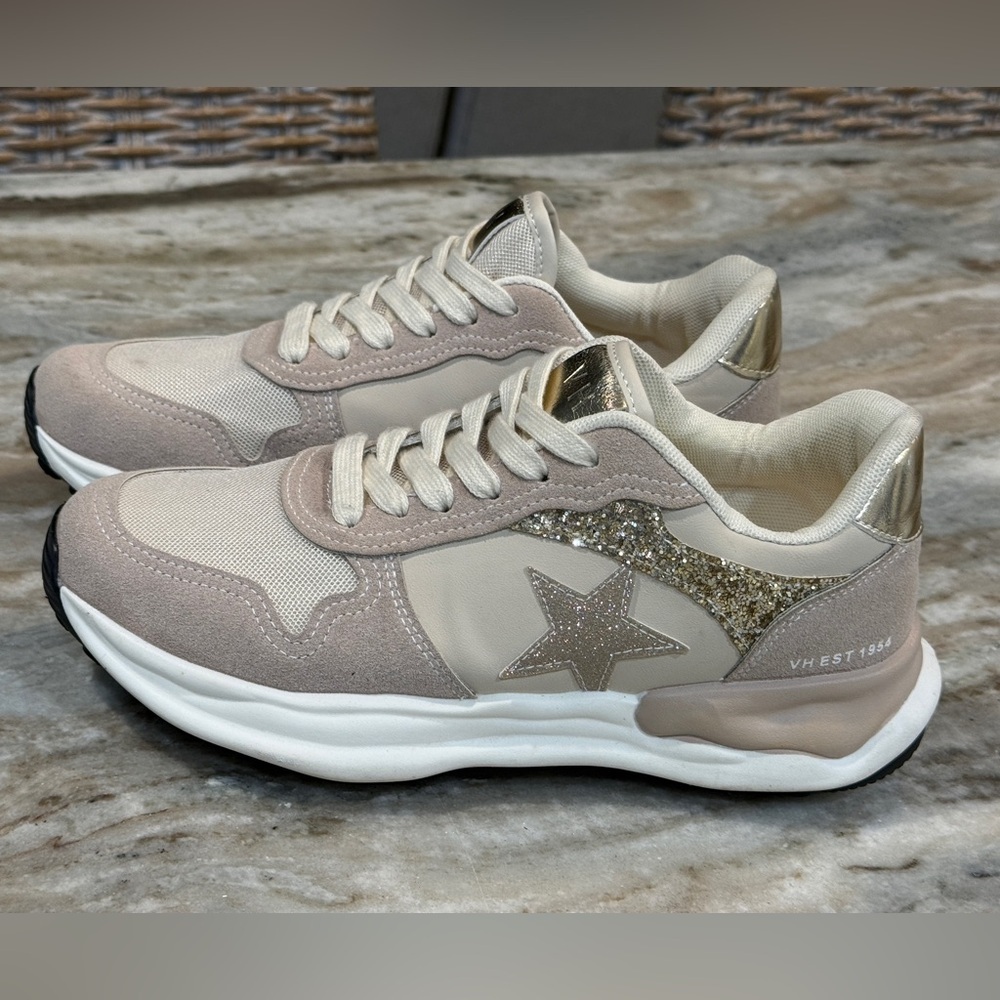 Vintage Havana Beige and Gold Star Sneakers